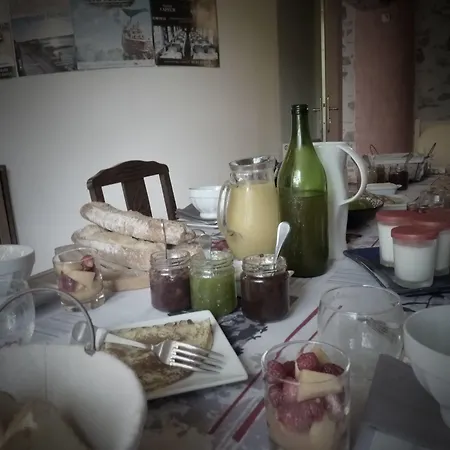 D'hotes Le Chateau Rouge 3*