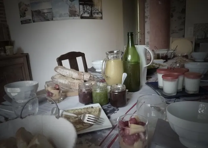 D'hotes Le Chateau Rouge 3*