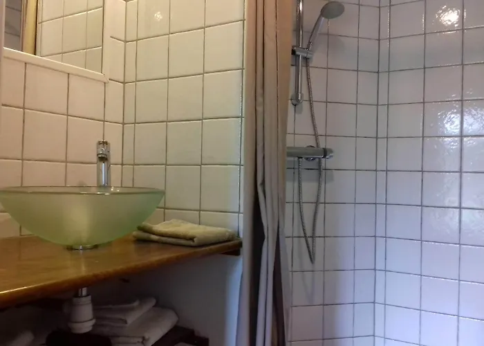 D'hotes Le Chateau Rouge Bed & Breakfast