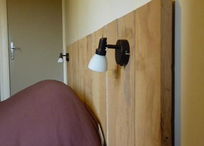 D'hotes Le Chateau Rouge Bed & Breakfast